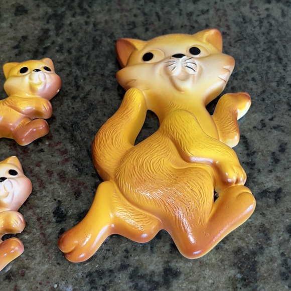 C. 1970 Set of 4 Plaster Cat Wall Hangings Miller Studio, Inc. - Picture 2 of 13